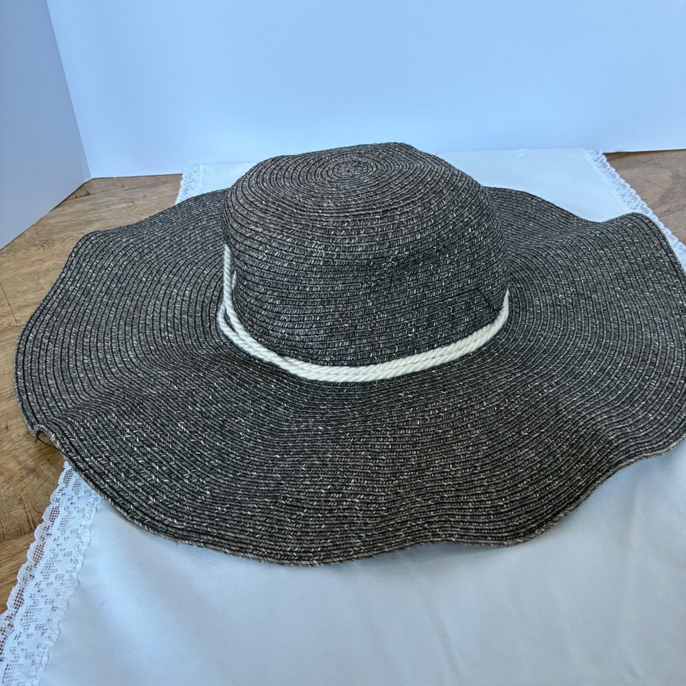 Banana Republic Womens Black Straw Floppy Sun Hat Wide Brim Rope Band M/L Summer
